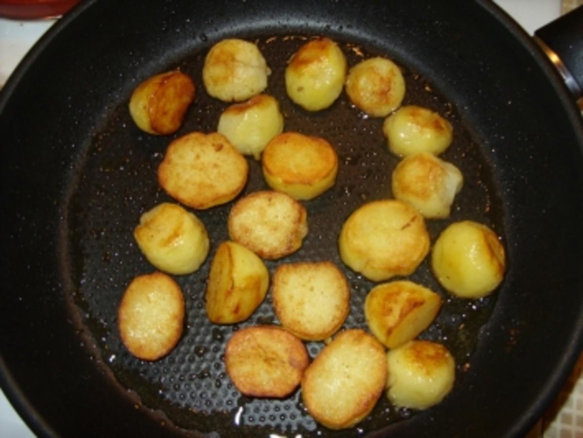 Gebratener Spargel im Schinkenmantel und Bratkartoffeln - Rezept - Bild Nr. 2