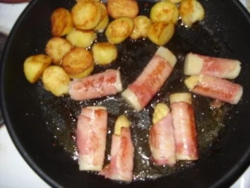 Rezept: Gebratener Spargel im Schinkenmantel und Bratkartoffeln Bild Nr. 3 Gebratener Spargel im Schinkenmantel und Bratkartoffeln - Rezept - Bild Nr. 3