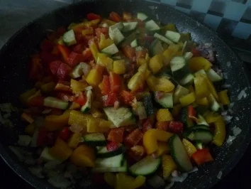 Bratwurst mediteran - Rezept