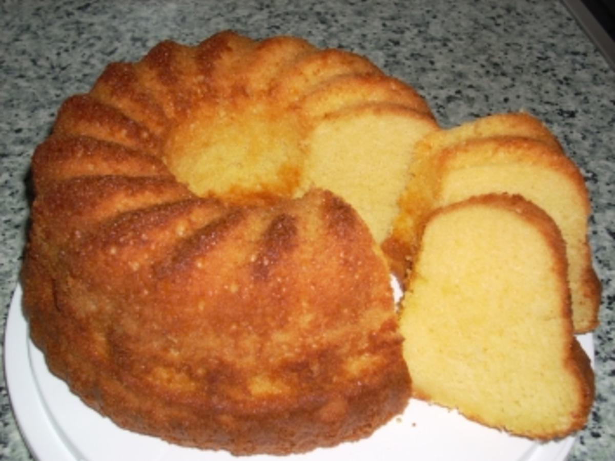 Eierlikör Gugelhupf - schnell &amp; einfach - 400 kcal/100g
