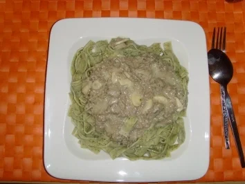 Rezept: gehacktes vom Geflügel mit Champignon / Gorgonzolasoße Bild Nr. 7 gehacktes vom Geflügel mit Champignon / Gorgonzolasoße - Rezept - Bild Nr. 7