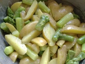Salat von Grünspargel mit franz.Kartöffelchen - Rezept - Bild Nr. 2