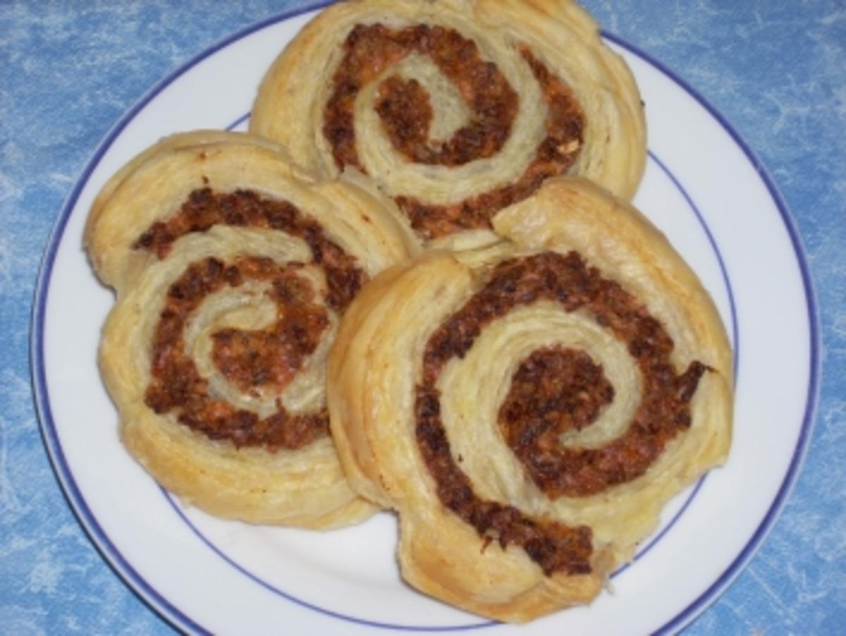 Gefüllte Blätterteig -Zwiebel - Röllchen - Rezept - kochbar.de