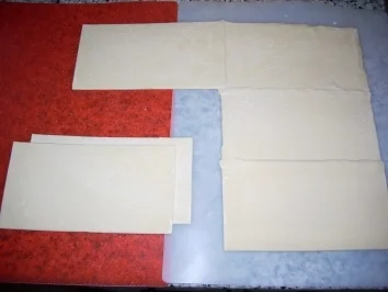 Rezept: Gefüllte Blätterteig -Zwiebel - Röllchen Bild Nr. 3 Gefüllte Blätterteig -Zwiebel - Röllchen - Rezept - Bild Nr. 3