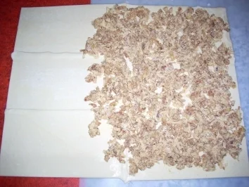 Rezept: Gefüllte Blätterteig -Zwiebel - Röllchen Bild Nr. 4 Gefüllte Blätterteig -Zwiebel - Röllchen - Rezept - Bild Nr. 4