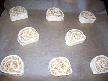 Rezept: Gefüllte Blätterteig -Zwiebel - Röllchen Bild Nr. 6 Gefüllte Blätterteig -Zwiebel - Röllchen - Rezept - Bild Nr. 6