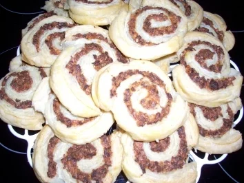 Rezept: Gefüllte Blätterteig -Zwiebel - Röllchen Bild Nr. 7 Gefüllte Blätterteig -Zwiebel - Röllchen - Rezept - Bild Nr. 7