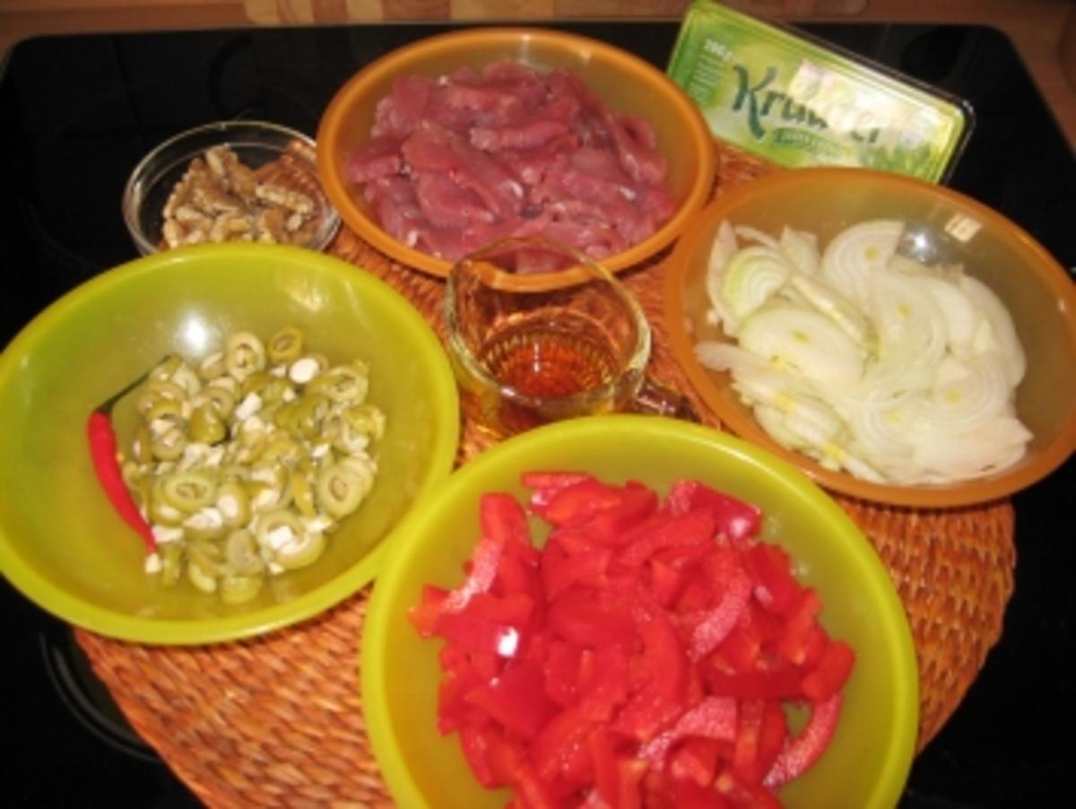 Geschnetzeltes mit Oliven und Walnüssen - Rezept - Bild Nr. 2