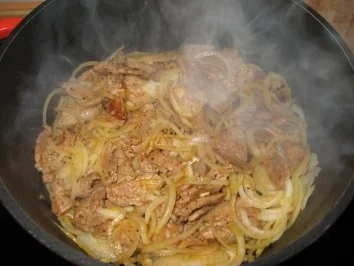 Rezept: Geschnetzeltes mit Oliven und Walnüssen Bild Nr. 4 Geschnetzeltes mit Oliven und Walnüssen - Rezept - Bild Nr. 4