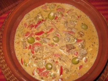 Rezept: Geschnetzeltes mit Oliven und Walnüssen Geschnetzeltes mit Oliven und Walnüssen - Rezept