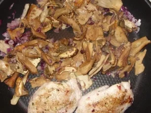 Rezept: Puten-Medailons mit Steinpilzen und Basmatireis Bild Nr. 3 Puten-Medailons mit Steinpilzen und Basmatireis - Rezept - Bild Nr. 3