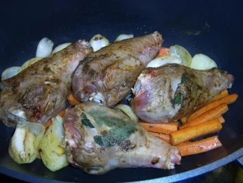 Rotweingespritzte Putenkeulen mit Salbei - Rezept - Bild Nr. 7