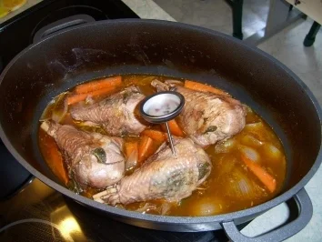 Rotweingespritzte Putenkeulen mit Salbei - Rezept - Bild Nr. 10