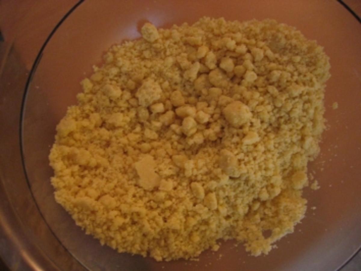 Rhabarberkuchen mit Butterstreusel - Rezept - Bild Nr. 6