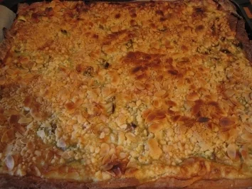 Rhabarberkuchen mit Butterstreusel - Rezept