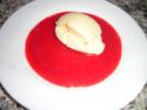 Buttermilchnockerl auf frischer Erdbeersauce - Rezept