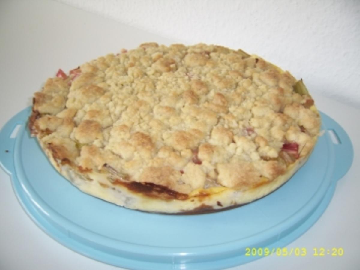 Rhabarberkuchen mit Vanillecreme und Streuseln - einfach - 322 kcal/100g
