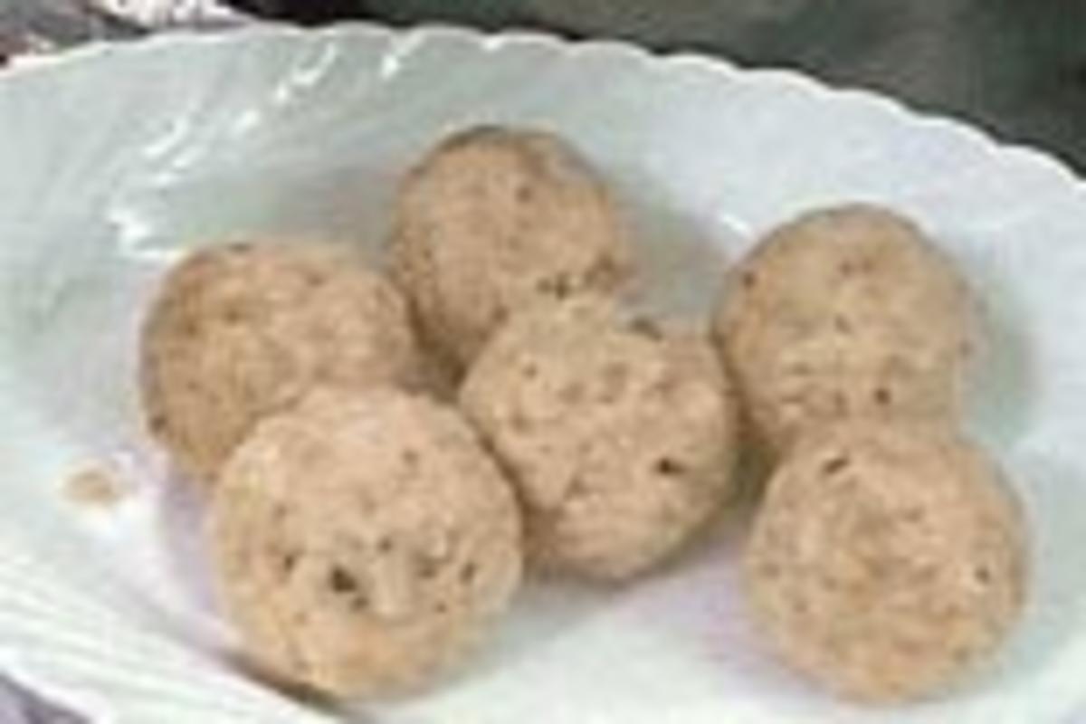 Bayerische Semmelknödel - Rezept mit Bild - kochbar.de