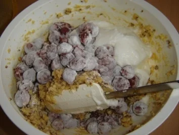 SAFTIGER KIRSCHKUCHEN – ohne Mehl - Rezept - Bild Nr. 8