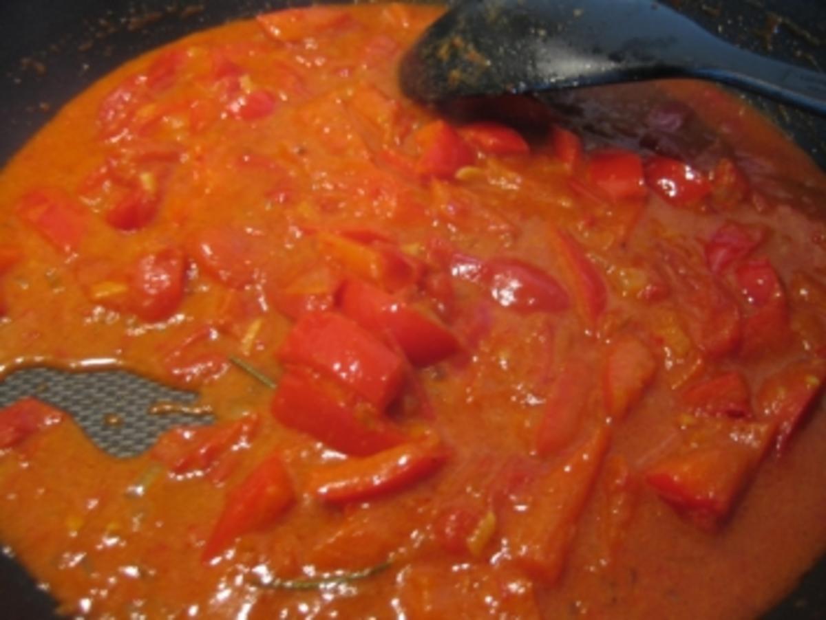 Lachsfilet auf asiatischer Paprika-Tomaten-Sauce mit Reis - Rezept - Bild Nr. 4