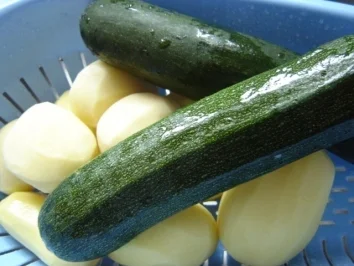 Rezept: KARTOFFEL-ZUCCHINI Gratin Bild Nr. 2 KARTOFFEL-ZUCCHINI Gratin - Rezept - Bild Nr. 2