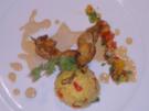 Gefüllte Babyananas mit Reis und Saté-Spieß an Erdnusssoße - Rezept