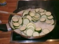 Rezept: Hähnchenbrust in Zucchinirahm Bild Nr. 6 Hähnchenbrust in Zucchinirahm - Rezept - Bild Nr. 6