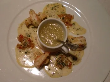 Rezept: Scampi in Café de Paris-Butter mit Senffrüchten an Calvadossorbet Scampi in Café de Paris-Butter mit Senffrüchten an Calvadossorbet - Rezept