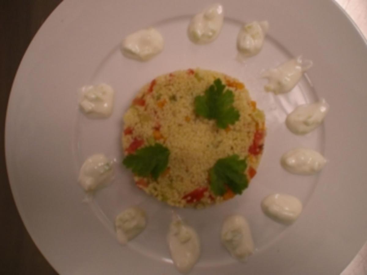 Couscous mit JoghurtDip Rezept mit Bild kochbar.de