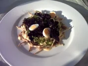 Hopfenspargel mit Spitzmorcheln und Wachteleiern - Rezept