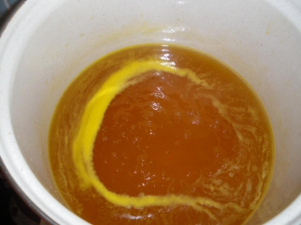 Selbstgemachter Löwenzahn Honig - einfach - 44 kcal/100g Selbstgemachter Löwenzahn Honig - einfach - 44 kcal/100g