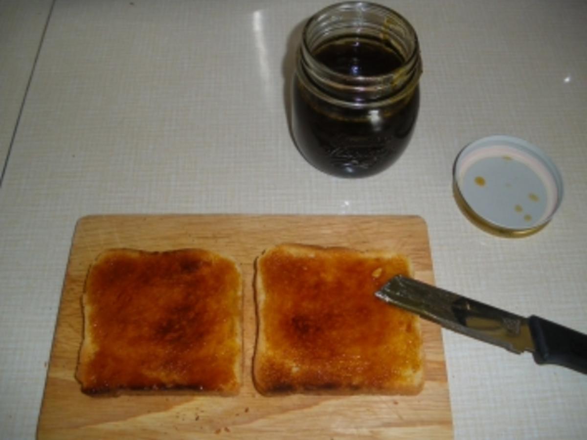 Selbstgemachter Löwenzahn Honig - einfach - 44 kcal/100g Selbstgemachter Löwenzahn Honig - einfach - 44 kcal/100g