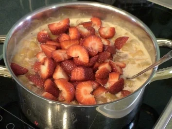 Rezept: Rhabarber-Erdbeer-Kompott... Bild Nr. 4 Rhabarber-Erdbeer-Kompott... - Rezept - Bild Nr. 4