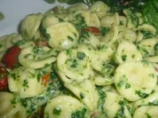 Orecchiette mit Spinat,Sahne,Rouquefort,Tomaten und Chilli - Rezept