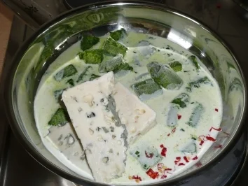 Rezept: Orecchiette mit Spinat,Sahne,Rouquefort,Tomaten und Chilli Bild Nr. 3 Orecchiette mit Spinat,Sahne,Rouquefort,Tomaten und Chilli - Rezept - Bild Nr. 3