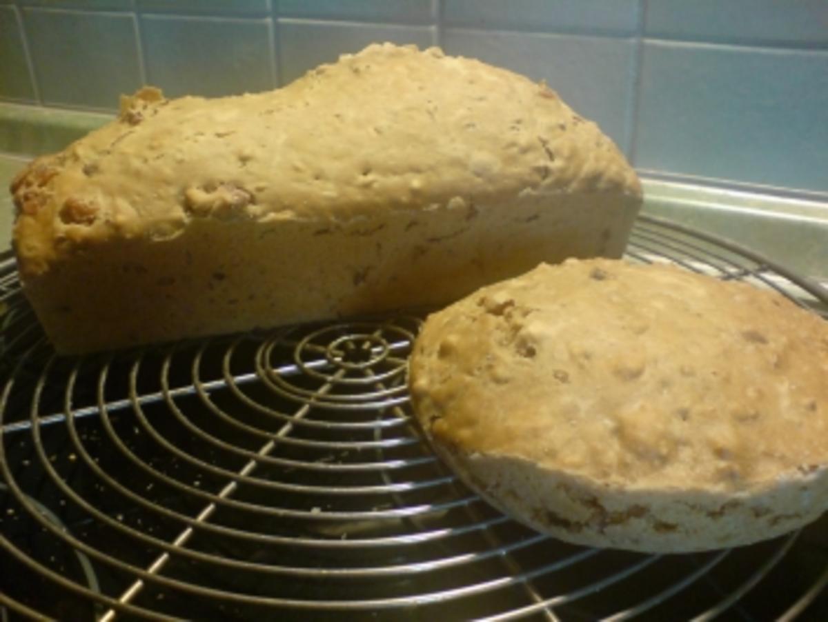 Bilder für Brot - Zwiebel-Speck-Brot mit Schwarzbier - Rezept