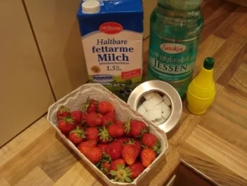 Rezept: Getränke - kalt - Gespritzte Erdbeermilch Bild Nr. 2 Getränke - kalt - Gespritzte Erdbeermilch - Rezept - Bild Nr. 2