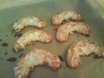 Rezept: Mandelhörnchen Bild Nr. 3 Mandelhörnchen - Rezept - Bild Nr. 3