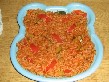 Rezept: Tomatenreis mit Paprika und Zucchini Tomatenreis mit Paprika und Zucchini - Rezept