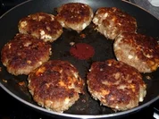 Rezept: Manu's Buletten mit Schafskäse Manu's Buletten mit Schafskäse - Rezept