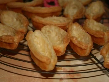 Rezept: Blätterteig Schiffchen Bild Nr. 6 Blätterteig Schiffchen - Rezept - Bild Nr. 6