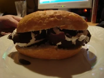 Rezept: Frühstück - Sportweckle - das Schulfrühstückchen meiner Mädels vor ca. 25 Jahren Frühstück - Sportweckle - das Schulfrühstückchen meiner Mädels vor ca. 25 Jahren - Rezept