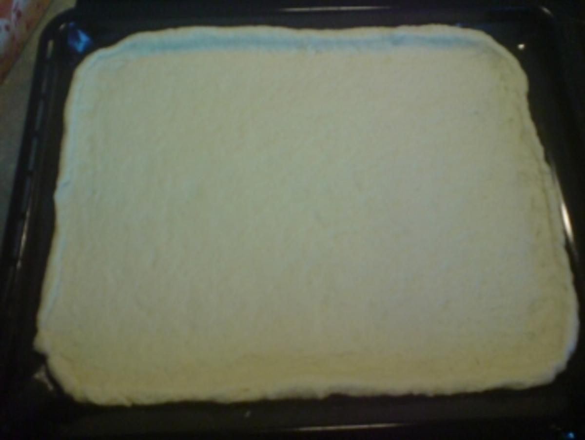 Rhabarber-Blechkuchen mit Vanilleguss - Rezept - Bild Nr. 2