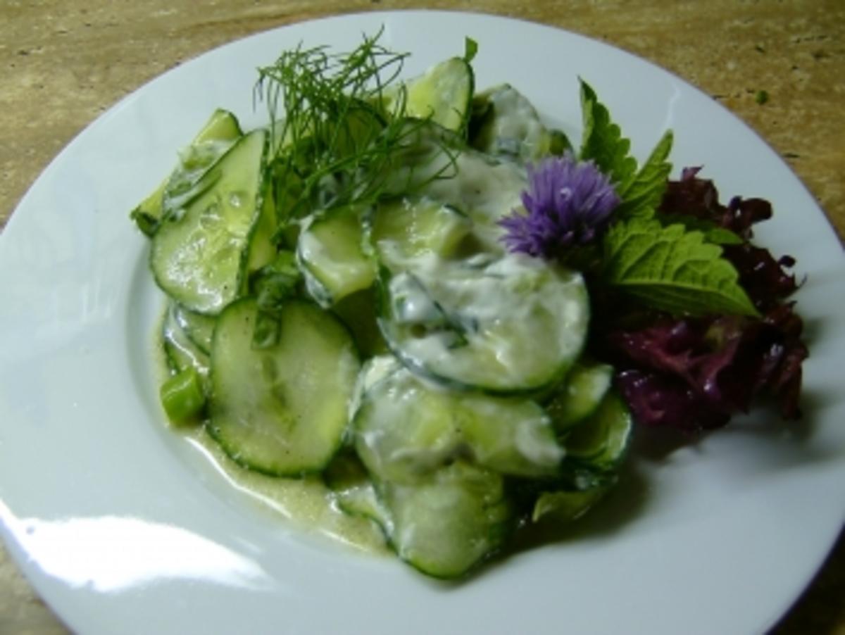 Gurkensalat mit Salatgurke und Griechischer Joghurt 10% Fett - Rezept ...