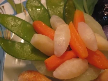 gefüllte  Poulardenbrust mit Bärlauchfarce , Kohlrabikörbchen & violetten Kartoffeln - Rezept - Bild Nr. 13