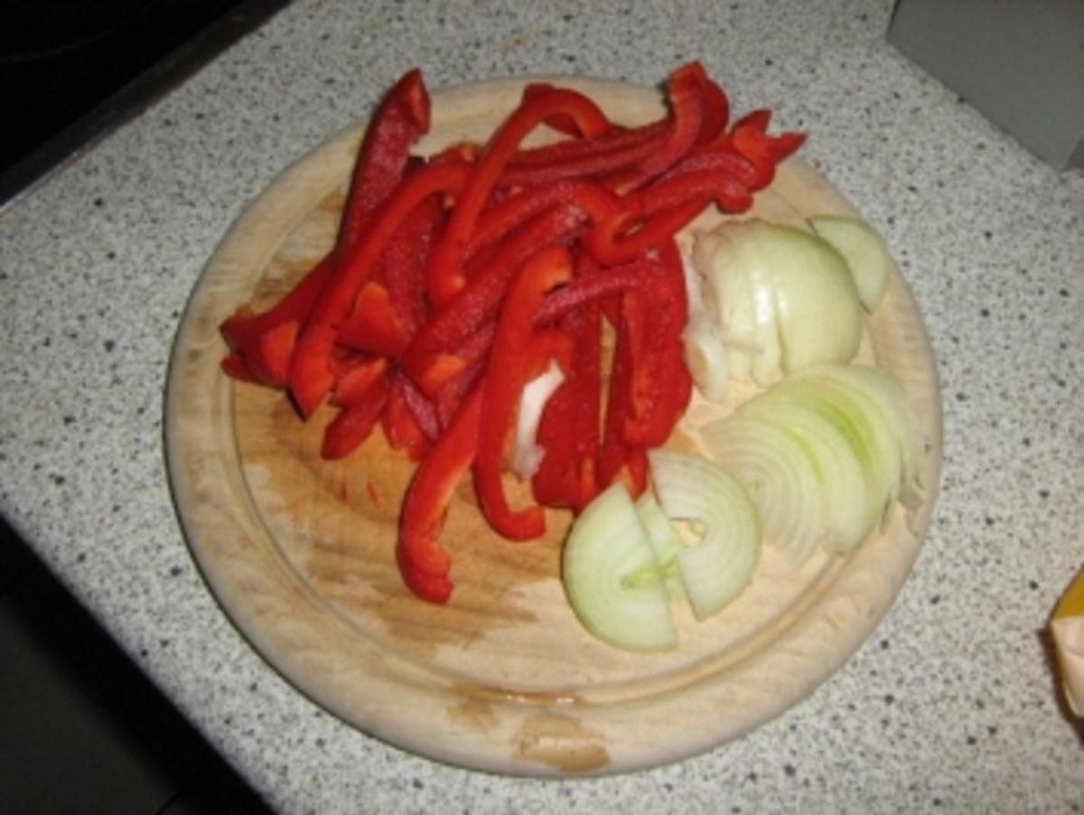 Bilder für Gulasch mit Rindergulasch und Zwiebel - Rezept