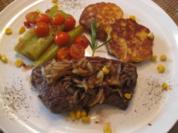 Amerikanisches  Rumpsteak glasierten Zwiebeln , Staudensellerie mit Cocktailtomaten & Maispfannkuchen - Rezept