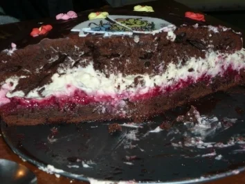 Rezept: Schokoladen-Vanille-Himbeertorte Bild Nr. 3 Schokoladen-Vanille-Himbeertorte - Rezept - Bild Nr. 3