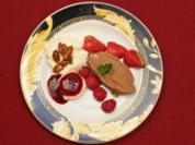 Mandeleis, Mousse au Chocolat und Panna Cotta mit Himbeersoße  (Gülcan und Petra Kamps) - Rezept