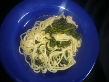 Rezept: chinesische Eiernudeln mit Spinat chinesische Eiernudeln mit Spinat - Rezept